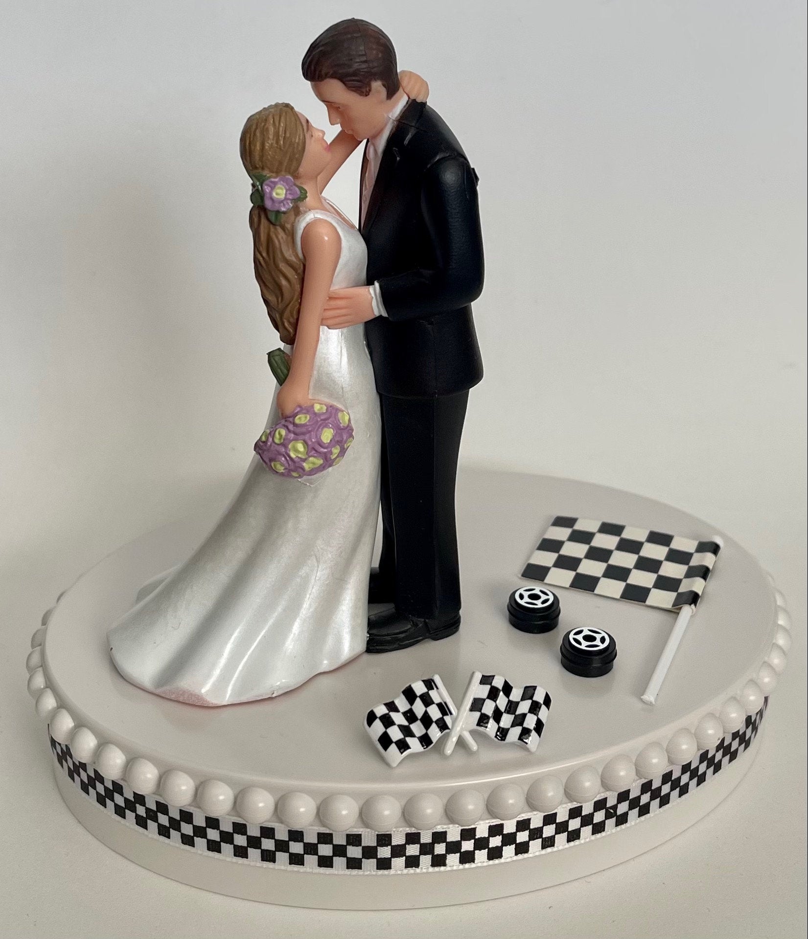 Drag racing wedding cake topper | Beachweddingtips.com