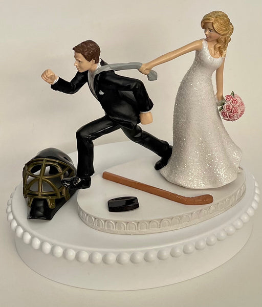 Wedding Cake Topper Las Vegas Golden Knights Hockey Themed Funny Bride and Groom Sports Fans Groom's Cake Top Unique Bridal Shower Gift Idea